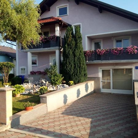 Apartman Karmen Gospić Exterior foto