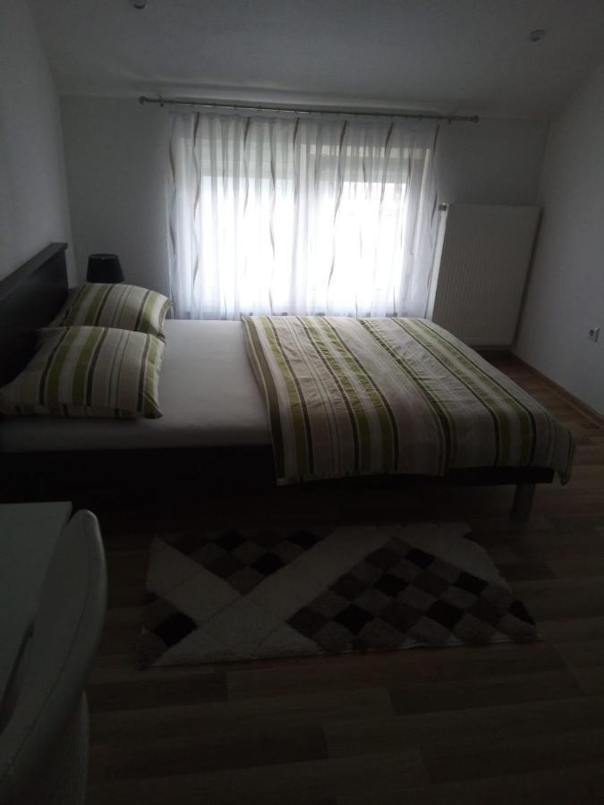 Apartman Karmen Gospić Exterior foto