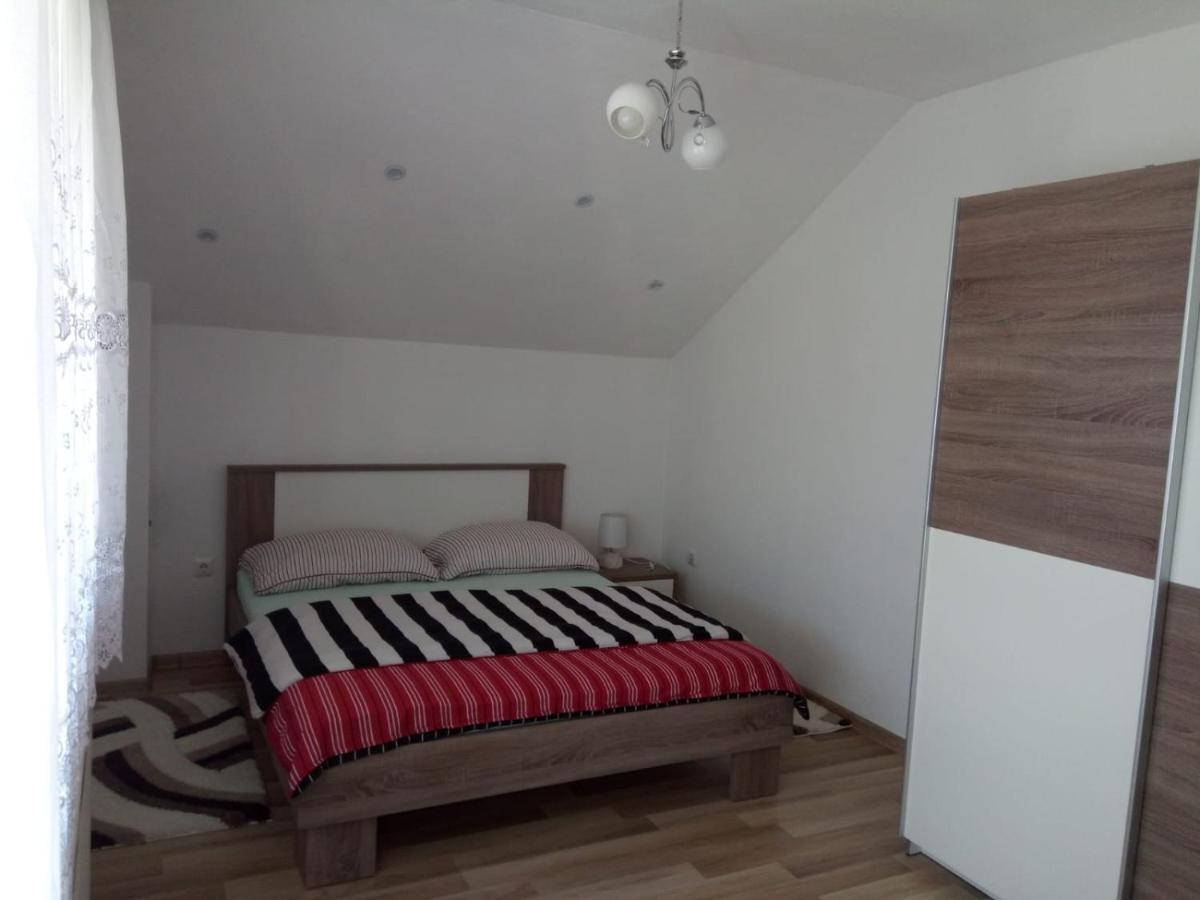 Apartman Karmen Gospić Exterior foto