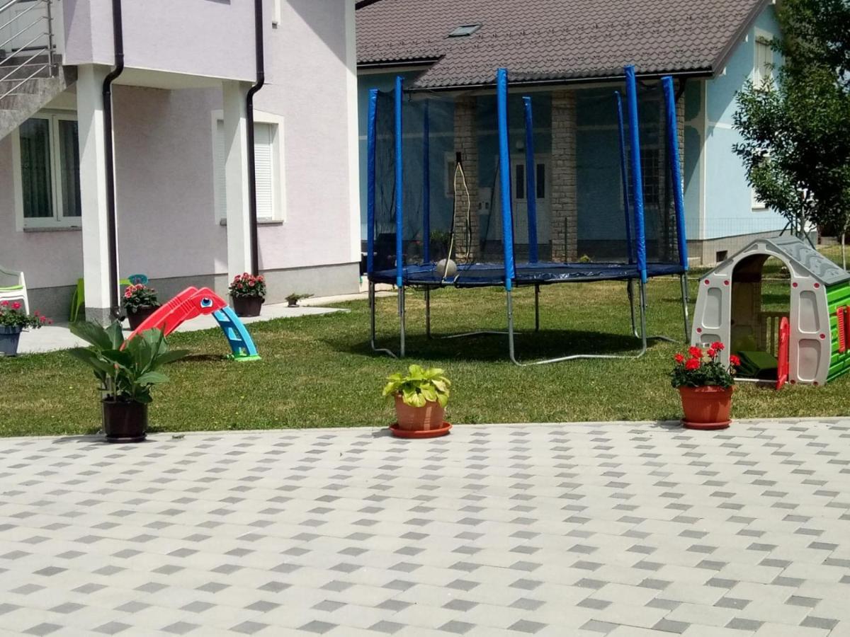 Apartman Karmen Gospić Exterior foto