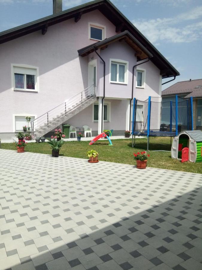 Apartman Karmen Gospić Exterior foto