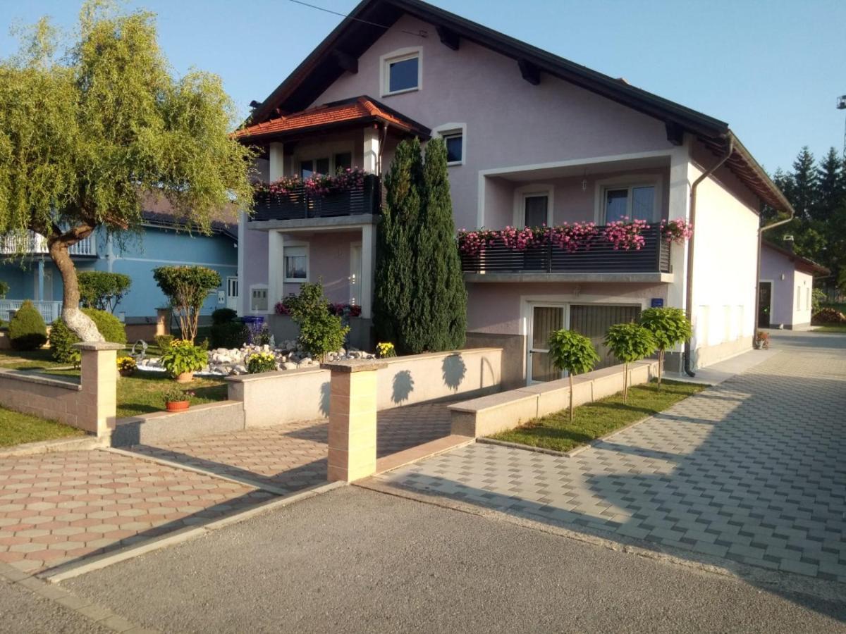 Apartman Karmen Gospić Exterior foto