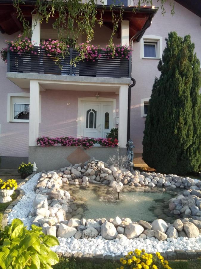 Apartman Karmen Gospić Exterior foto