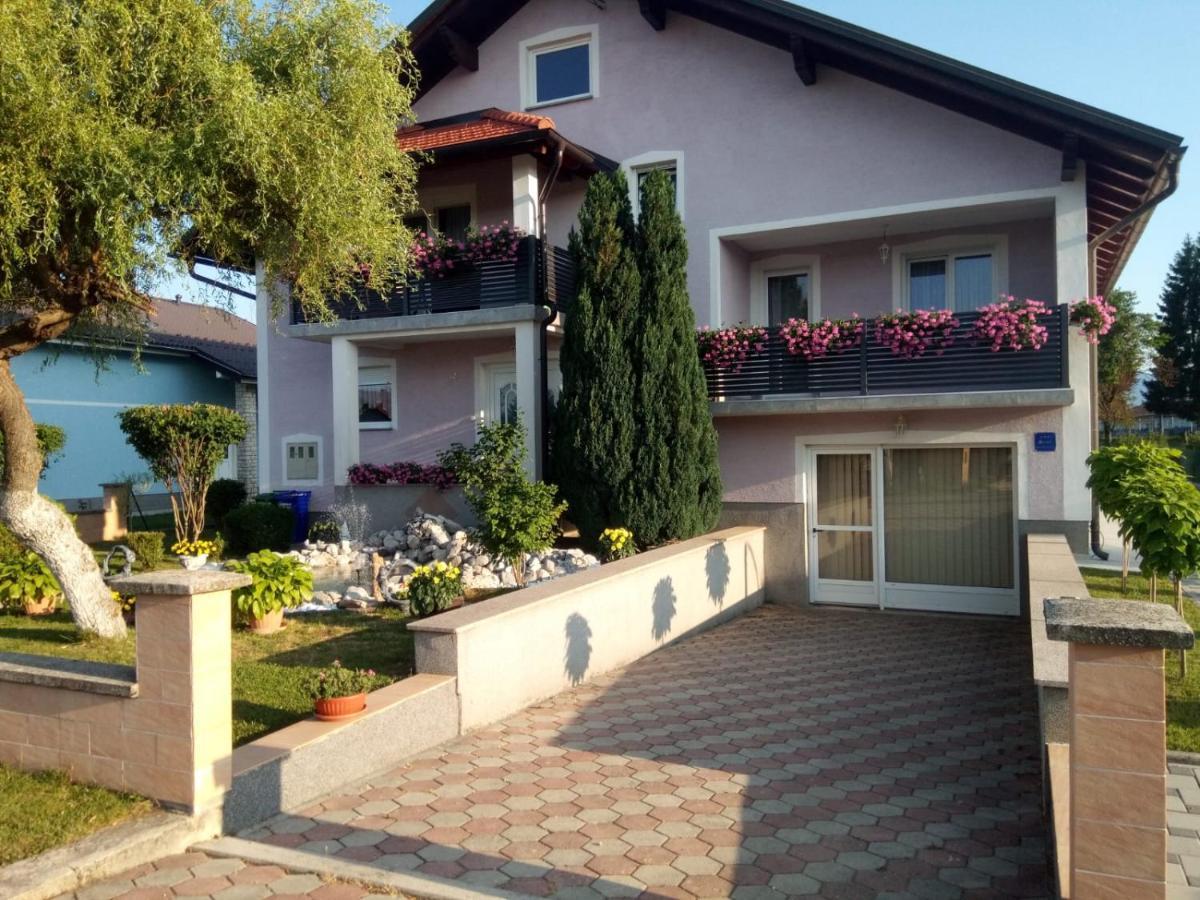 Apartman Karmen Gospić Exterior foto